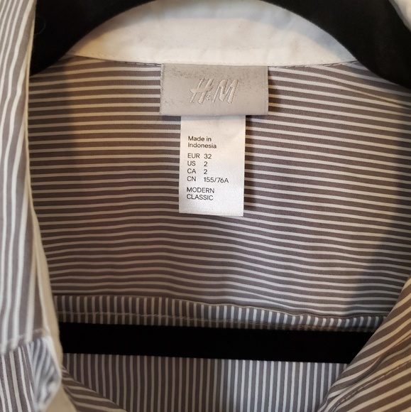 H&M button down grey stripe - Picture 2 of 2